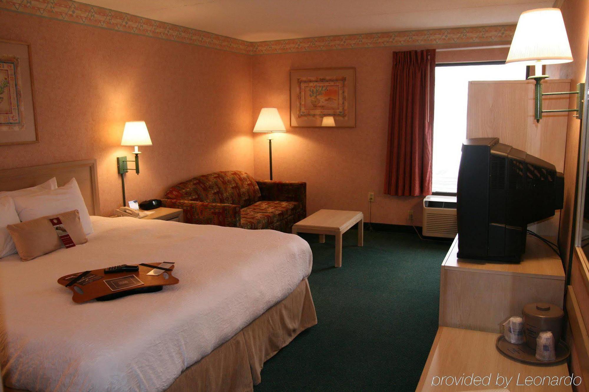 Hampton Inn Summersville Room photo